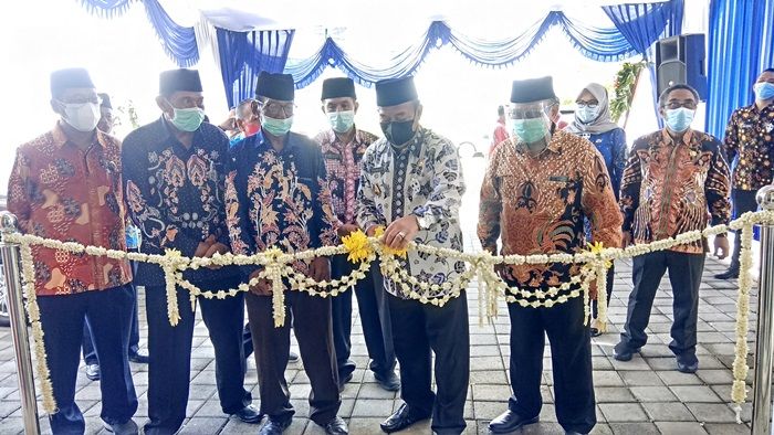 Launching Gedung Baru Dekopinda, Bupati Fadeli Minta Koperasi Bisa Majukan Ekonomi Lamongan Launching Gedung Baru Dekopinda, Bupati Fadeli Minta Koperasi Bisa Majukan Ekonomi Lamongan