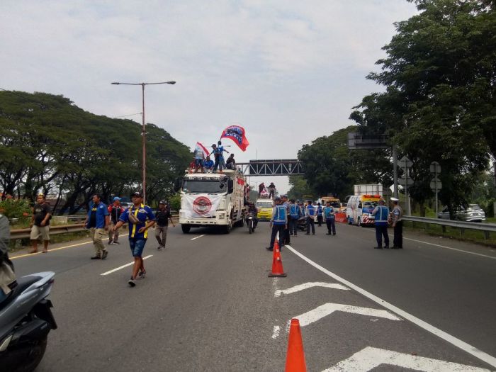 Demo Besar Supir Truk dari Bundaran Waru ke Surabaya, GSJT Sampaikan Tuntutan ini