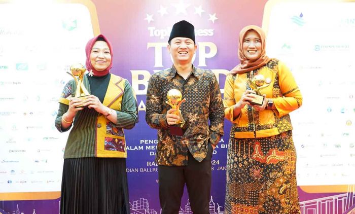 Trenggalek Borong 3 Penghargaan Sekaligus di TOP BUMD Award 2024 Trenggalek Borong 3 Penghargaan Sekaligus di TOP BUMD Award 2024