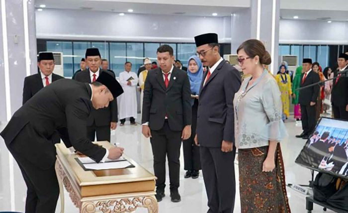 Menteri ATR/BPN Lantik 67 Pejabat Struktural dan Fungsional Menteri ATR/BPN Lantik 67 Pejabat Struktural dan Fungsional