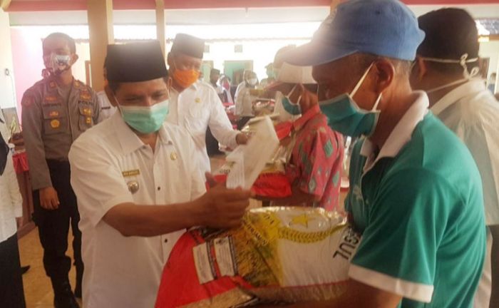 Pemkab Pasuruan Berikan Bantuan Bibit Jagung dan Padi Unggul kepada Petani