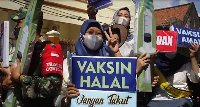 Pakai Pikap, Nakes di Gresik Gencar Ajak Masyarakat Tak Takut Divaksin