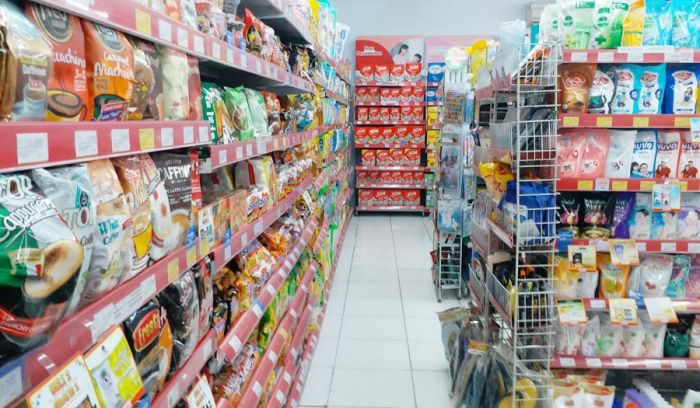 Indomaret dan Alfamart Berjajar, Bupati Bangkalan Akui Banyak yang Melanggar Perda Indomaret dan Alfamart Berjajar, Bupati Bangkalan Akui Banyak yang Melanggar Perda