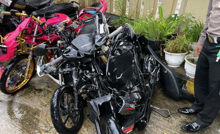 Kecelakaan Tragis, Tiga Nyawa Pemuda Blitar Hilang di Jalan Raya Kecelakaan Tragis, Tiga Nyawa Pemuda Blitar Hilang di Jalan Raya