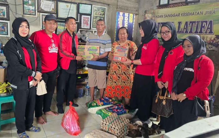 PDIP Kabupaten Kediri Beri Santunan ke Panti Jompo dan ODGJ di Peringatan Hari Ibu PDIP Kabupaten Kediri Beri Santunan ke Panti Jompo dan ODGJ di Peringatan Hari Ibu