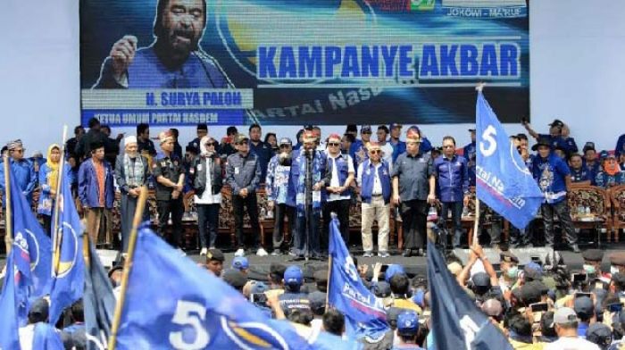 Surya Paloh Ajak Kader Menangkan Jokowi dan NasDem Surya Paloh Ajak Kader Menangkan Jokowi dan NasDem