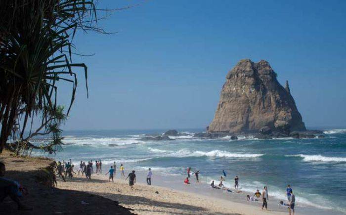 Papuma – Ijen Disesaki Wisatawan, Penginapan Full Booked, Camping Ground pun Jadi Papuma – Ijen Disesaki Wisatawan, Penginapan Full Booked, Camping Ground pun Jadi