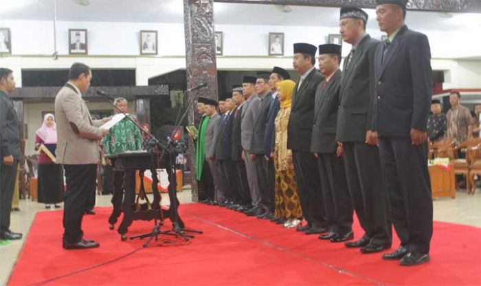 Setelah Lama Dipimpin Plt, Bupati Nganjuk Akhirnya Lantik 12 Pejabat Eselon 2 Setelah Lama Dipimpin Plt, Bupati Nganjuk Akhirnya Lantik 12 Pejabat Eselon 2