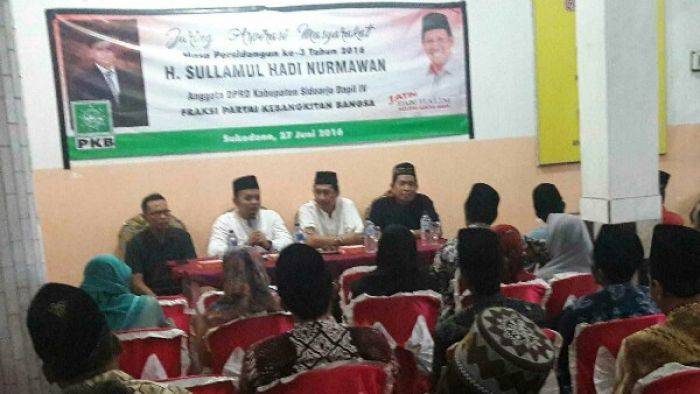 Ketua Dewan Sidoarjo Disambati Soal Pungutan Sekolah saat Reses Ketua Dewan Sidoarjo Disambati Soal Pungutan Sekolah saat Reses