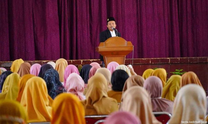 Dongkrak Mental Pegawai, Pemkab Kediri Undang Gus Riza Zakaria Dongkrak Mental Pegawai, Pemkab Kediri Undang Gus Riza Zakaria