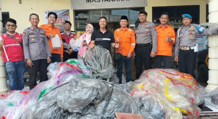 Polsek Bandung Tulungagung Amankan 12 Balon Udara Liar Siap Terbang di Hari Lebaran Ketupat