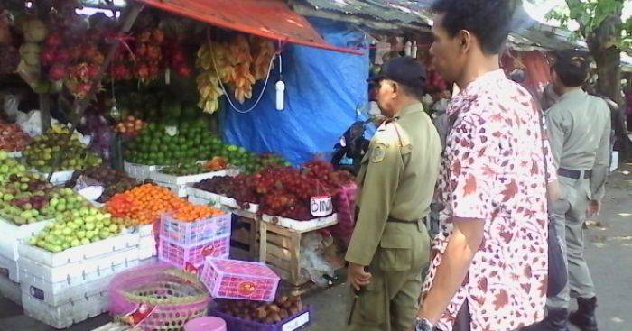 Satpol PP Tulungagung akan Kembalikan Fungsi Trotoar Pasar Satpol PP Tulungagung akan Kembalikan Fungsi Trotoar Pasar