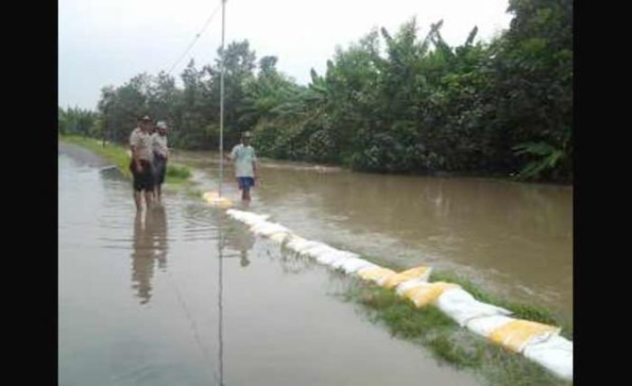 Sungai Kedung Uling Meluap, Rumah Warga Terendam Sungai Kedung Uling Meluap, Rumah Warga Terendam