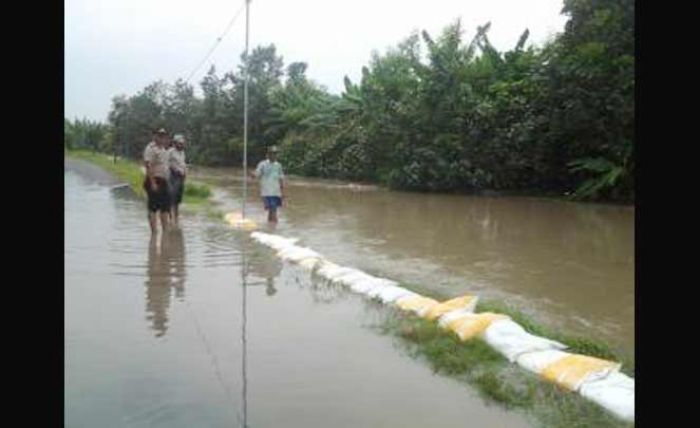 Sungai Kedung Uling Meluap, Rumah Warga Terendam