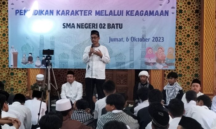 Semarak Maulid Nabi Muhammad 1445 H di SMAN 2 Kota Batu Semarak Maulid Nabi Muhammad 1445 H di SMAN 2 Kota Batu