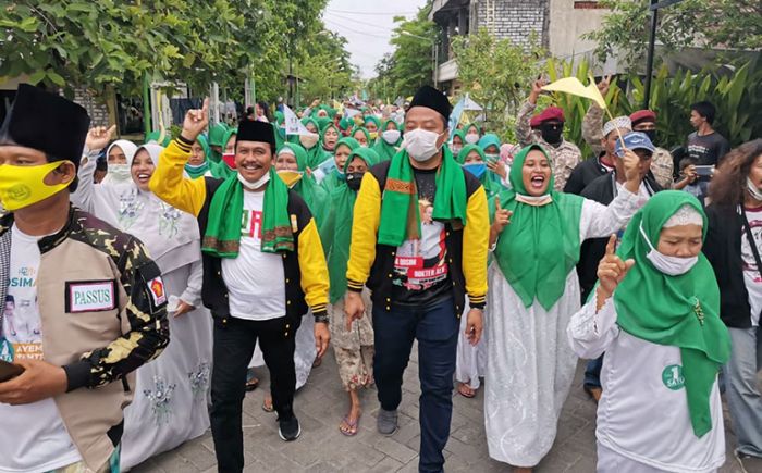 Warga Ujungpangkah Sambut Antusias Kedatangan Qosim-Alif