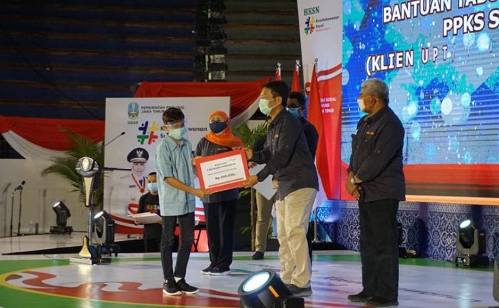 Peringati HKSN Virtual, Khofifah: Kesetiakawanan Sosial Bukan Sekadar Charity, Tapi Bela Negara Peringati HKSN Virtual, Khofifah: Kesetiakawanan Sosial Bukan Sekadar Charity, Tapi Bela Negara