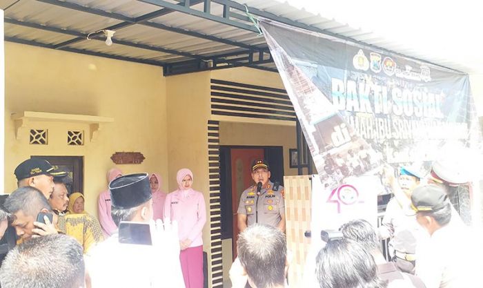 Kapolres Bangkalan Wujudkan Mimpi Nenek Sriyani Miliki Rumah Layak Huni Kapolres Bangkalan Wujudkan Mimpi Nenek Sriyani Miliki Rumah Layak Huni