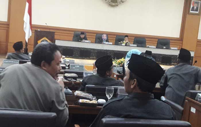 PU LPJ APBD Gresik 2017, Fraksi-Fraksi Soroti PAD yang Tak Penuhi Target PU LPJ APBD Gresik 2017, Fraksi-Fraksi Soroti PAD yang Tak Penuhi Target