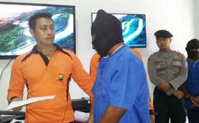 Eks Kades Petak Bojonegoro Diciduk Polisi, Ketahuan Sedot Pasir Gunakan Diesel Eks Kades Petak Bojonegoro Diciduk Polisi, Ketahuan Sedot Pasir Gunakan Diesel