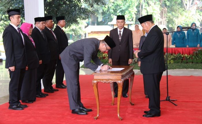 Lolos Seleksi Lelang Jabatan, 6 Kepala OPD di Sidoarjo Dilantik Bupati Lolos Seleksi Lelang Jabatan, 6 Kepala OPD di Sidoarjo Dilantik Bupati