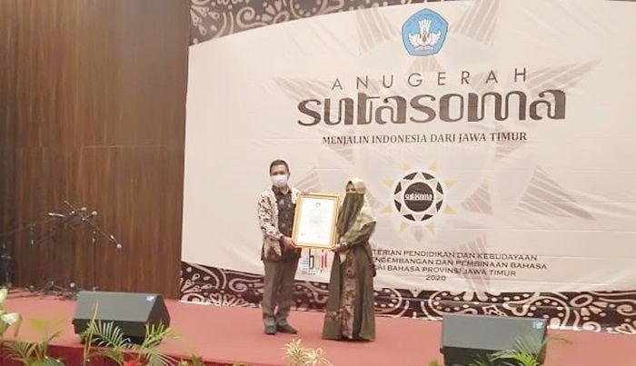 Muna Masyari, Novelis Difabel Tak Lulus SD Asal Pamekasan Sabet Anugerah Sutasoma 