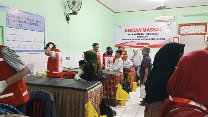 Sambut 10 Muharam, Ratusan Anak di Kota Probolinggo Ikuti Khitan Masal Gratis Sambut 10 Muharam, Ratusan Anak di Kota Probolinggo Ikuti Khitan Masal Gratis