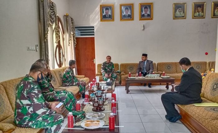 Tingkatkan Jalinan Silaturahmi, Dandim Ngawi Kunjungi Pondok Gontor Tingkatkan Jalinan Silaturahmi, Dandim Ngawi Kunjungi Pondok Gontor