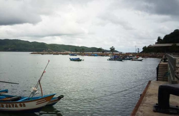 BPBD Pacitan Imbau Masyarakat Tak Panik Tsunami di Selat Sunda, Kamladu: Nelayan Jangan Melaut BPBD Pacitan Imbau Masyarakat Tak Panik Tsunami di Selat Sunda, Kamladu: Nelayan Jangan Melaut
