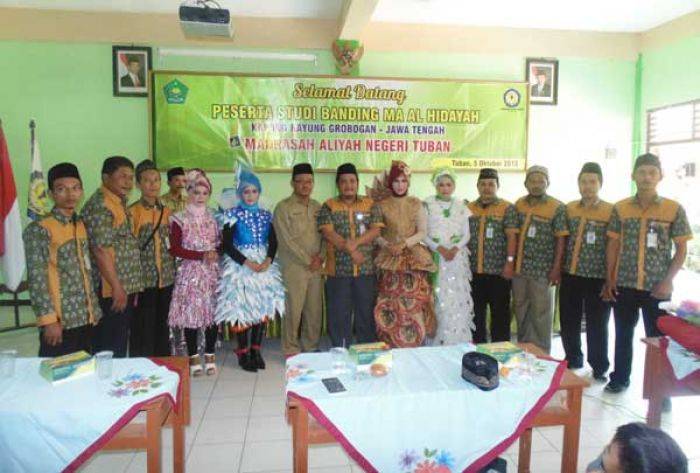 Gunakan Pembelajaran ala Pesantren, MAN Tuban jadi Jujugan Studi Banding Sekolah Lain Gunakan Pembelajaran ala Pesantren, MAN Tuban jadi Jujugan Studi Banding Sekolah Lain