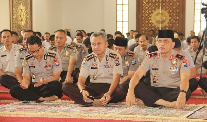 Peringati Nuzulul Quran, Wakapolda Jatim Terangkan Sejarahnya Peringati Nuzulul Quran, Wakapolda Jatim Terangkan Sejarahnya