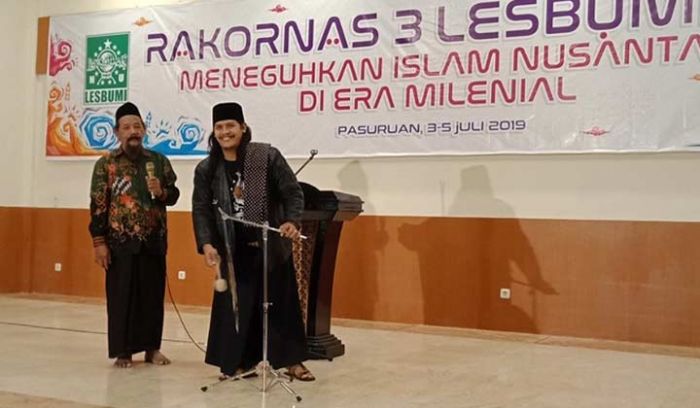 Hadiri Rakornas Lesbumi, Ki Agus Sunyoto: Islam Masuk ke Indonesia Melalui Budaya Hadiri Rakornas Lesbumi, Ki Agus Sunyoto: Islam Masuk ke Indonesia Melalui Budaya