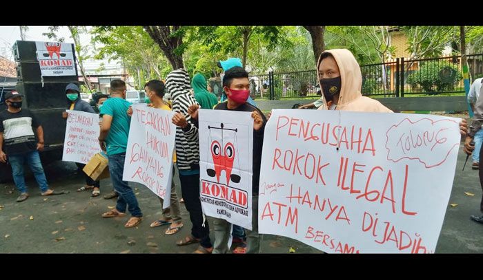 Diduga Ada Mafia, Bea Cukai Madura Didemo Komad, Puluhan Wartawan Dilarang Masuk Diduga Ada Mafia, Bea Cukai Madura Didemo Komad, Puluhan Wartawan Dilarang Masuk