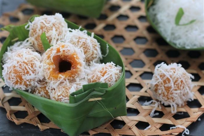 Resep Klepon Ubi, Jajanan Tradisional yang Manis dan Kenyal Resep Klepon Ubi, Jajanan Tradisional yang Manis dan Kenyal