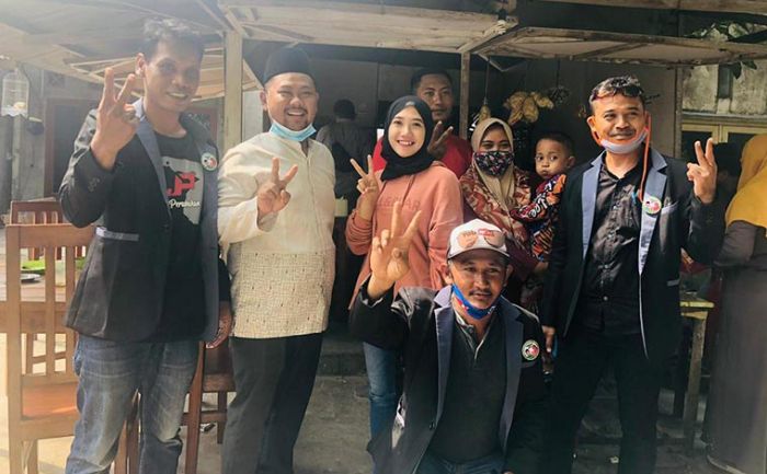 Gus Yani Sambangi Kedai Roti Canai Milik Mantan Pramugari yang Viral