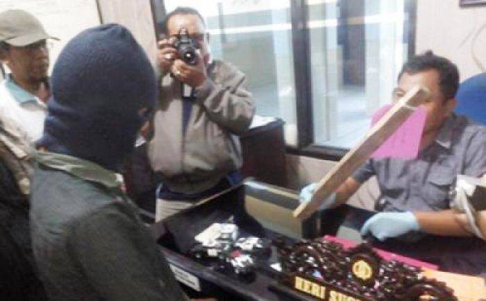 Apeli Janda Lewat Pintu Belakang, Pria di Lumajang ini Tewas Dihajar Apeli Janda Lewat Pintu Belakang, Pria di Lumajang ini Tewas Dihajar