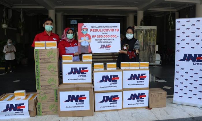 Pemkot Surabaya Terima Bantuan Alkes Senilai Rp 250 Juta dari JNE