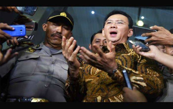 Elektabilitas Ahok Terus Turun, Agus-Sylvi Bersaing Ketat dengan Anies-Sandiaga Elektabilitas Ahok Terus Turun, Agus-Sylvi Bersaing Ketat dengan Anies-Sandiaga
