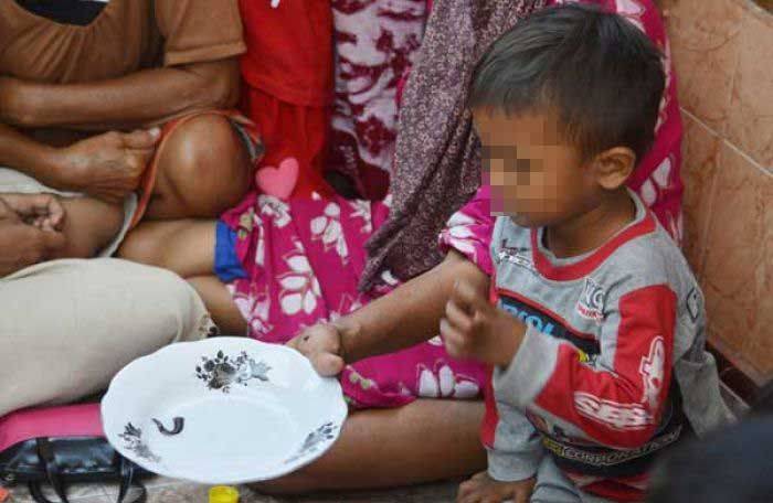Sering Mimisan, Hidung Bocah di Situbondo ini Ditemukan Lintah Hidup Sering Mimisan, Hidung Bocah di Situbondo ini Ditemukan Lintah Hidup