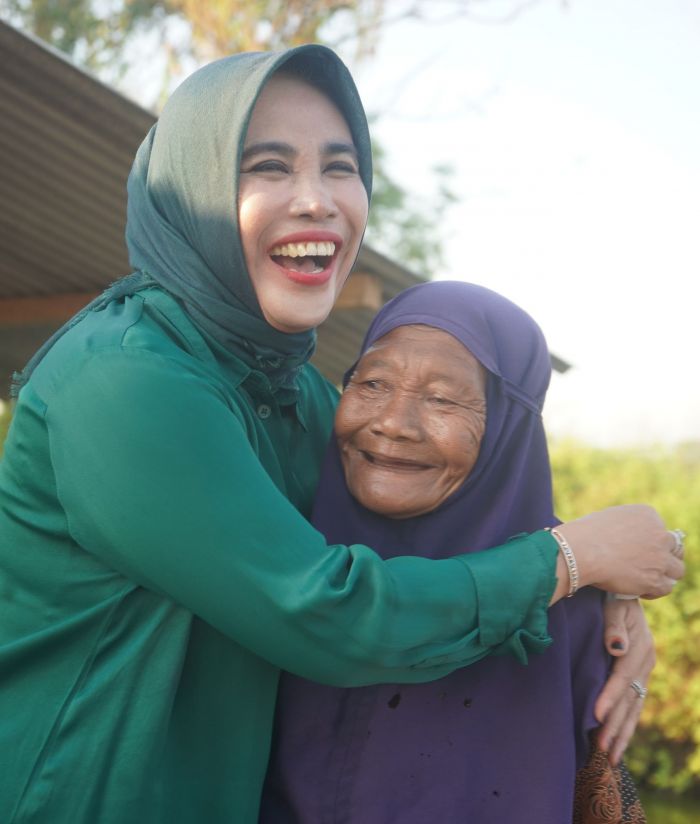 Cawabup Mimik Ikut Panen Ikan di Tanggulangin dan Tawarkan Solusi Bagi Petambak Cawabup Mimik Ikut Panen Ikan di Tanggulangin dan Tawarkan Solusi Bagi Petambak