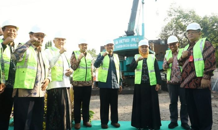 Pembangunan Kantor MUI Jatim Dimulai, Gubernur Khofifah Letakkan Batu Pertama