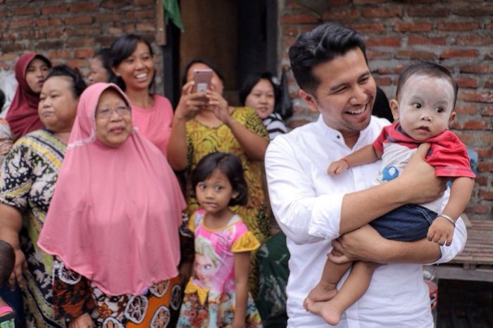 ​Emil Blusukan di Kampung Padat Penduduk Lumumba