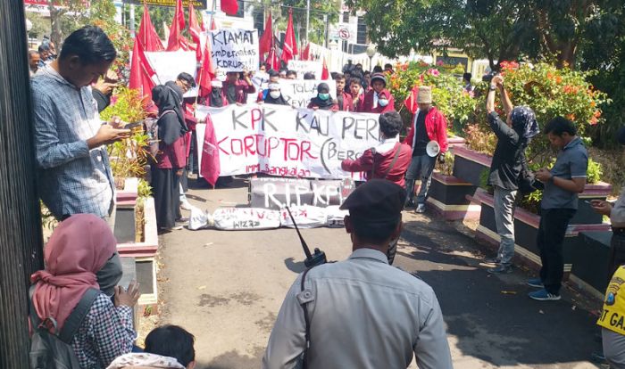 IMM Gelar Aksi Damai: DPRD Bangkalan Harus Tolak UU KPK Hasil Revisi
