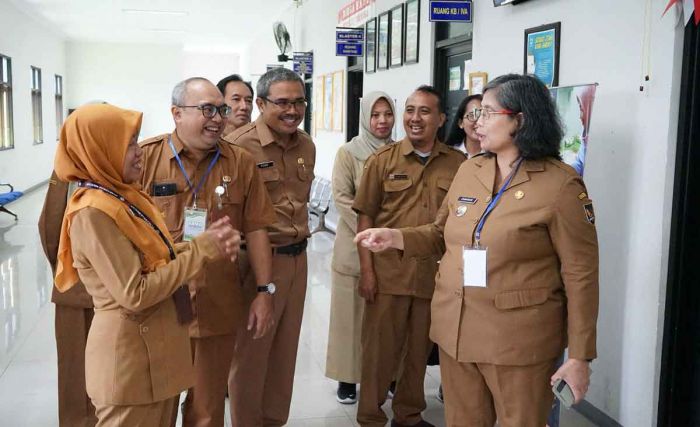 Pj Wali Kota Kediri Tinjau Pemeriksaan Kesehatan Gratis dan Pelayanan di 2 Puskesmas Pj Wali Kota Kediri Tinjau Pemeriksaan Kesehatan Gratis dan Pelayanan di 2 Puskesmas