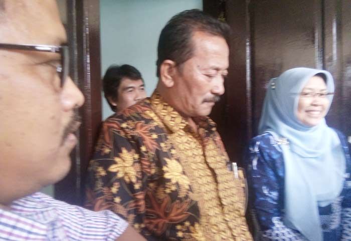 Kepala Sekolah SMA Negeri 3 Akui Pengirim Surat Kepada Ahok Adalah Siswinya Kepala Sekolah SMA Negeri 3 Akui Pengirim Surat Kepada Ahok Adalah Siswinya
