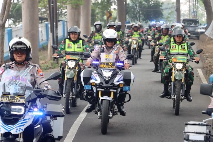 Jaga Kamtibmas Jelang Pilkada 2024, Polres Batu dan Tim Gabungan Gelar Patroli Skala Besar Jaga Kamtibmas Jelang Pilkada 2024, Polres Batu dan Tim Gabungan Gelar Patroli Skala Besar