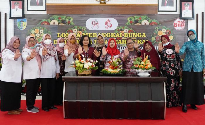 Peringati Hari Ibu, Pemkab Kediri Gelar Lomba Hingga Pameran Pakaian Khas Peringati Hari Ibu, Pemkab Kediri Gelar Lomba Hingga Pameran Pakaian Khas