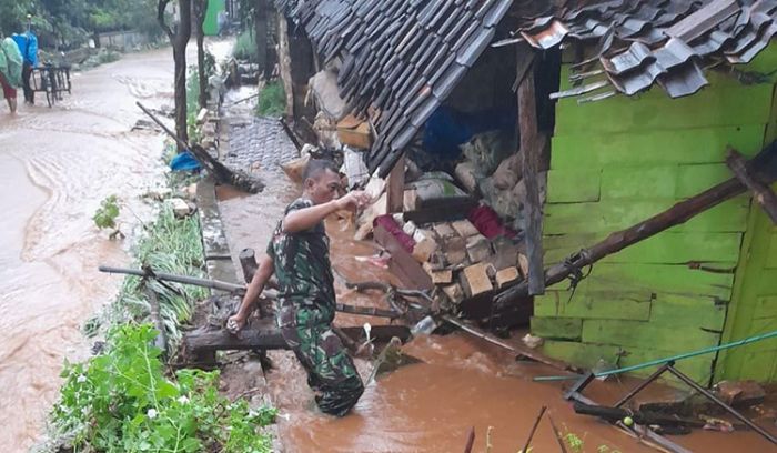 Tuban Dilanda Banjir Bandang, Seorang Warga Meninggal Dunia