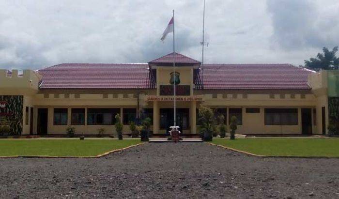 Kasubden 3 Brimob Bojonegoro: Di sini Lebih Tenang, Masyarakatnya Rukun Kasubden 3 Brimob Bojonegoro: Di sini Lebih Tenang, Masyarakatnya Rukun