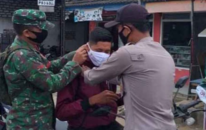 Cegah Sebaran Corona, Satgas Covid-19 Intensifkan Sosialisasi Prokes di Jalur Pantura Pamekasan Cegah Sebaran Corona, Satgas Covid-19 Intensifkan Sosialisasi Prokes di Jalur Pantura Pamekasan